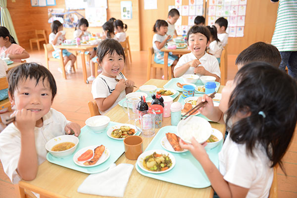 食の体験を広げる